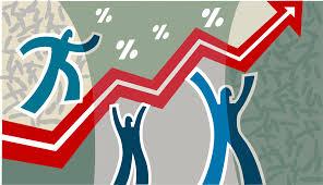 Immagine di persone che sostengono un grafico in crescita Immagine di persone che sostengono un grafico in crescita